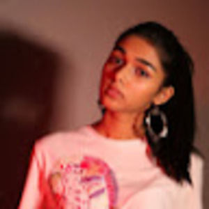 Meet your Posher, Anushka